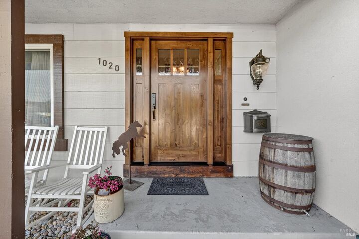 Property Photo: 1020 Catalpa Way CA 94954