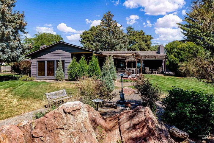 Property Photo:  2209 S Ridgeview Way  ID 83712 