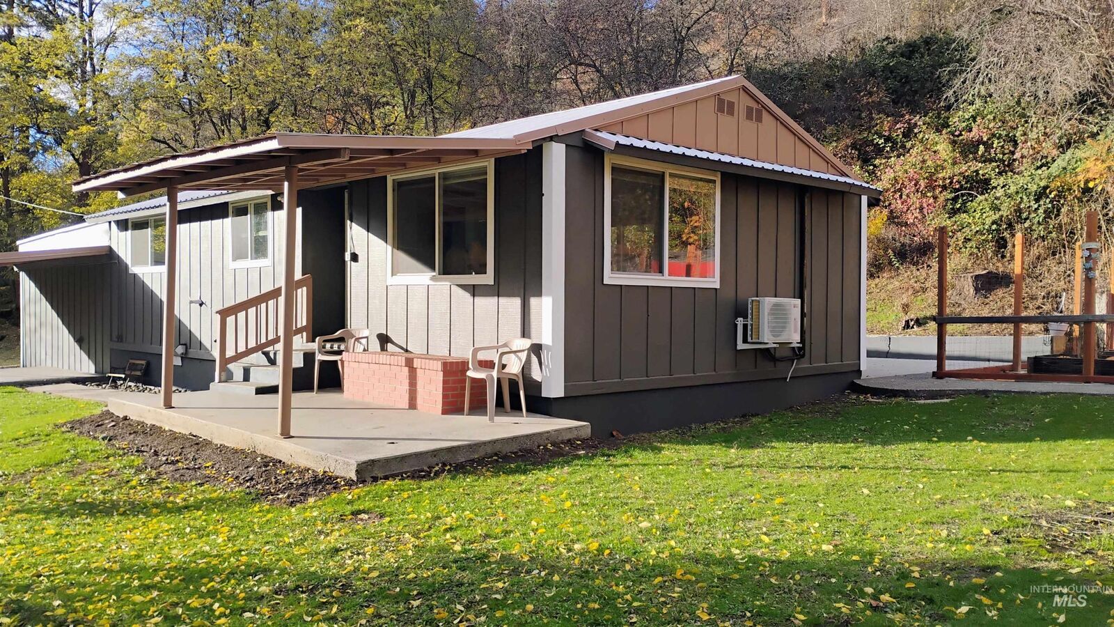 Property Photo: 150 Elm St ID 83544