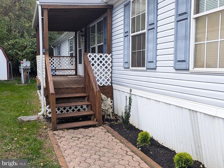 Property Photo:  43 Parkview Heights Road  PA 17522 