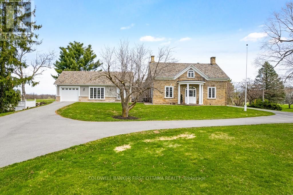 Property Photo:  2638 Rideau Ferry Road  ON K7H 0G5 