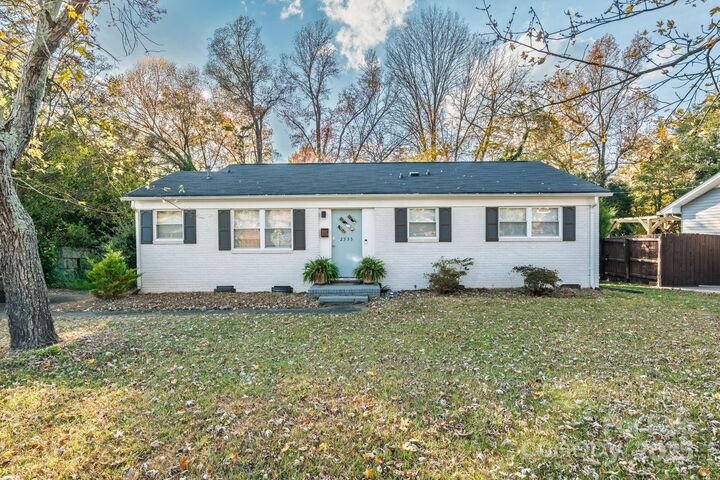 Property Photo:  2333 Birchcrest Drive  NC 28205 