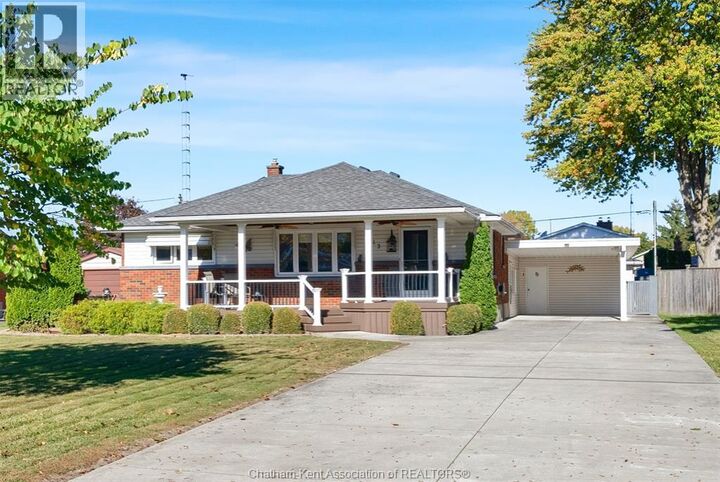 313 Thomas Avenue  Wallaceburg ON N8A 2C1 photo