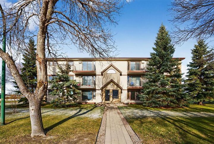 55 Bayridge Avenue  Winnipeg MB R3T 5B4 photo