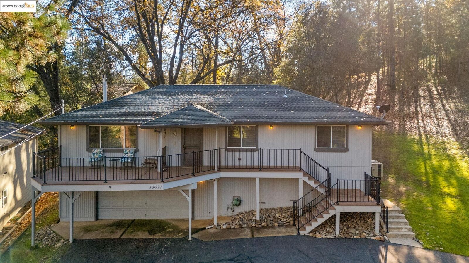 Property Photo: 19621 Cottonwood St CA 95321