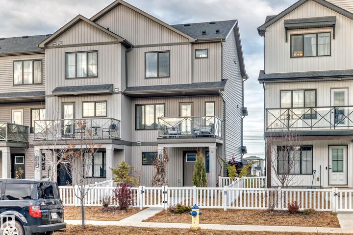 19312 27 Avenue NW  Edmonton AB T6M 1K9 photo