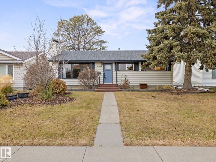 Property Photo:  10956 164 Street NW  AB T5P 3S3 