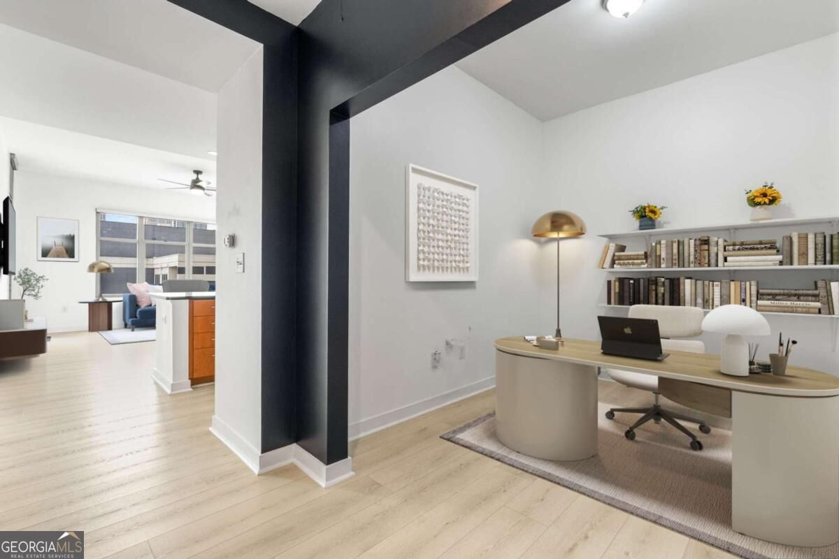 Property Photo: 565 Peachtree Street NE 1005 GA 30308