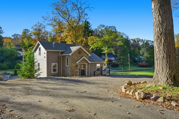 114 Townsend Rd  Wanaque Boro NJ 07465 photo