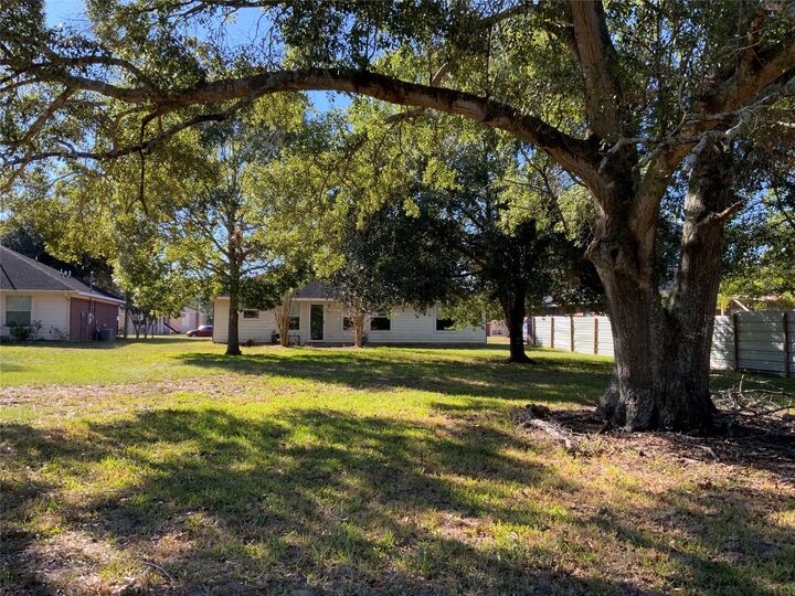 Property Photo: 1030 Silliman Street TX 77474