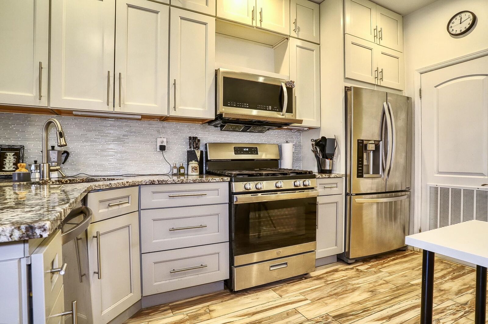 Property Photo: 70 Park Ave 7 (4R) NJ 07030