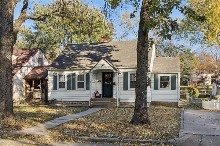 Property Photo: 1429 9th Avenue KS 66048