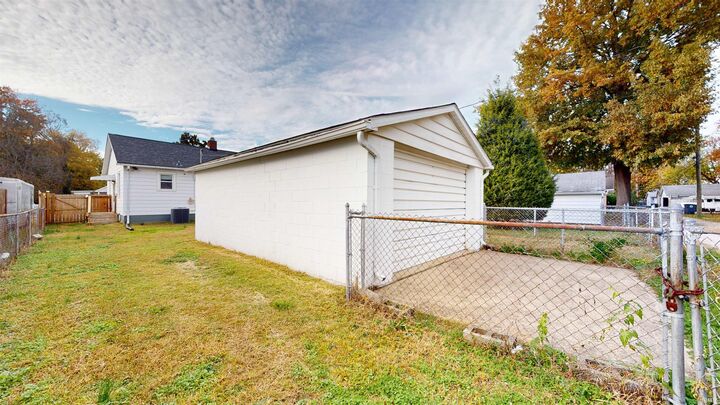 Property Photo:  803 Hercules Avenue  IN 47711-5361 
