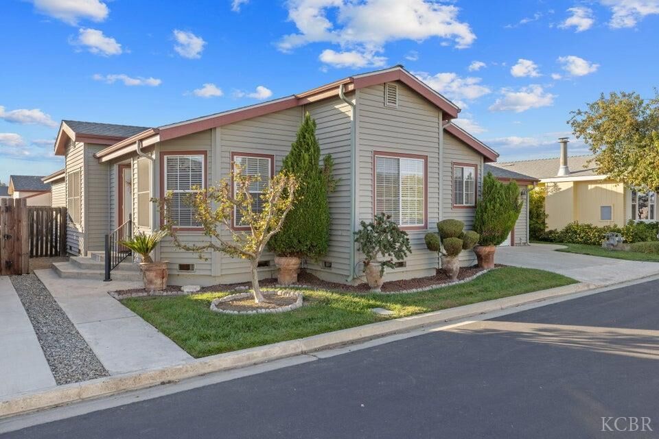 Property Photo:  4603 S Verde Vista Street  CA 93277 