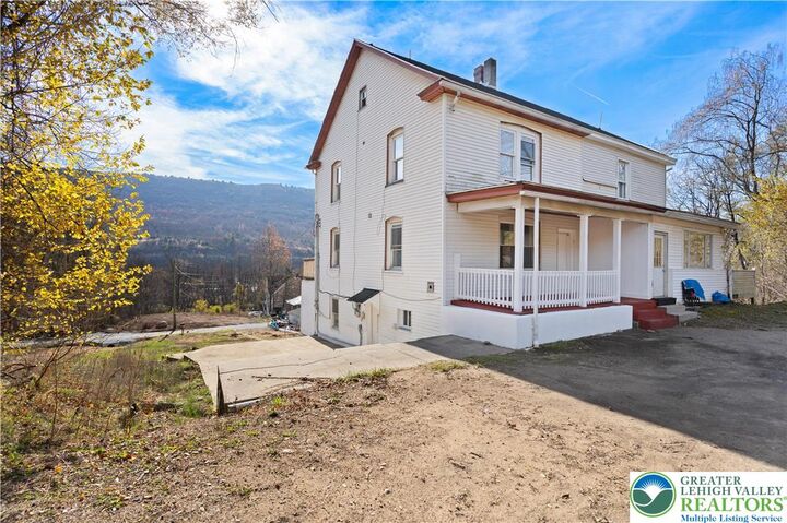 Property Photo:  1104 Princeton Avenue  PA 18071 