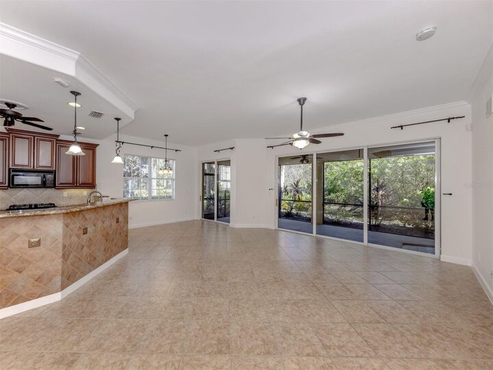 Property Photo: 122 Bella Vista Terrace 8A FL 34275