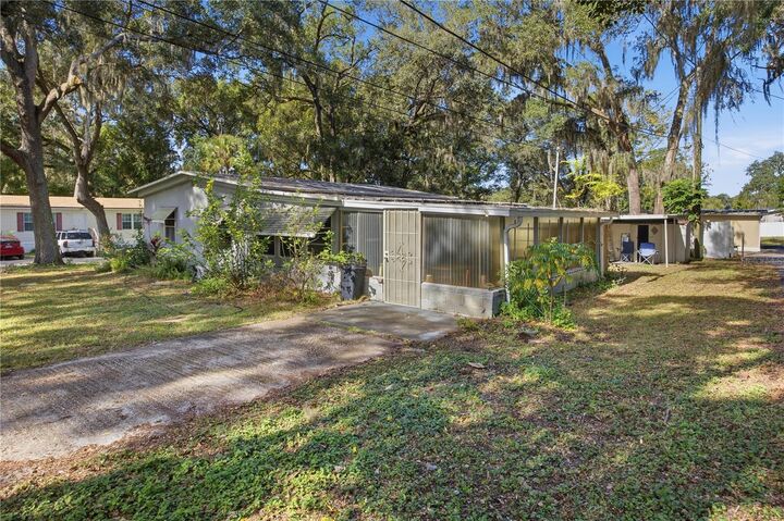 Property Photo: 235 Griffin View Drive FL 32159