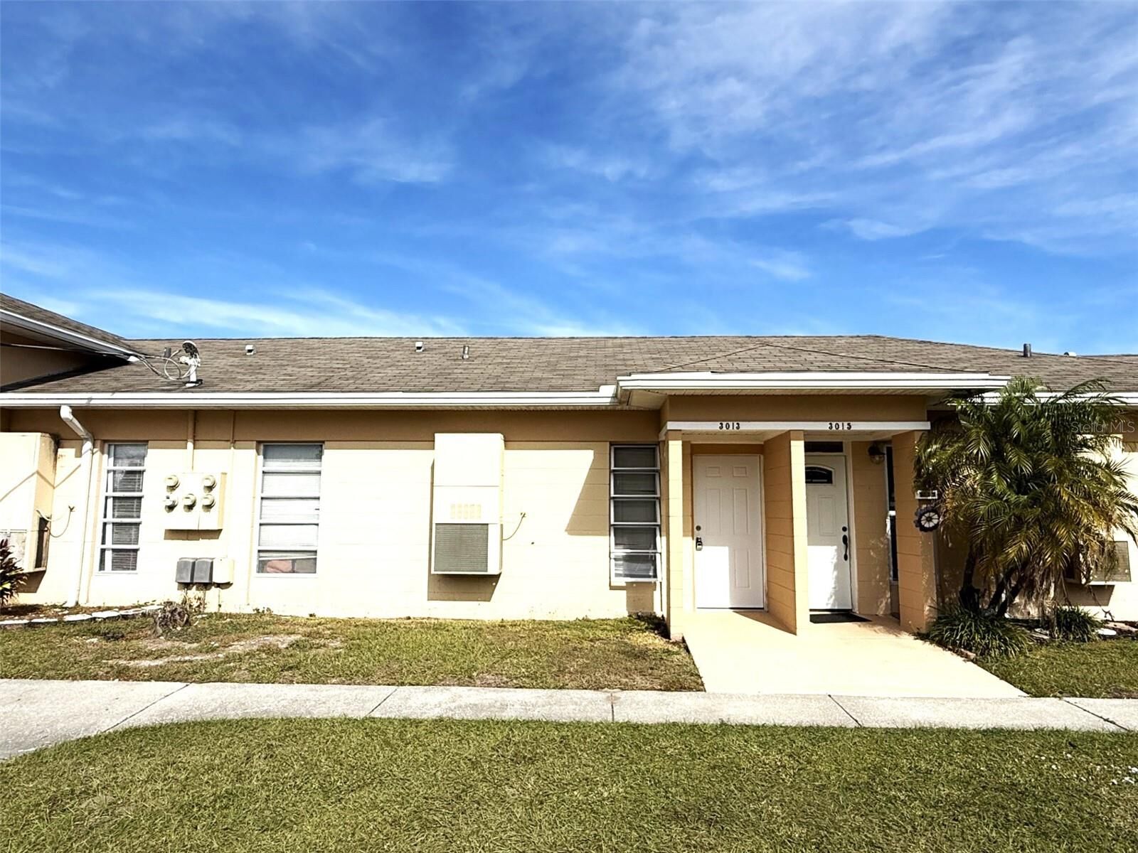 Property Photo:  3013 Club Circle  FL 33854 