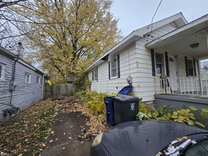 Property Photo:  741 Barrie Avenue  MI 48507 