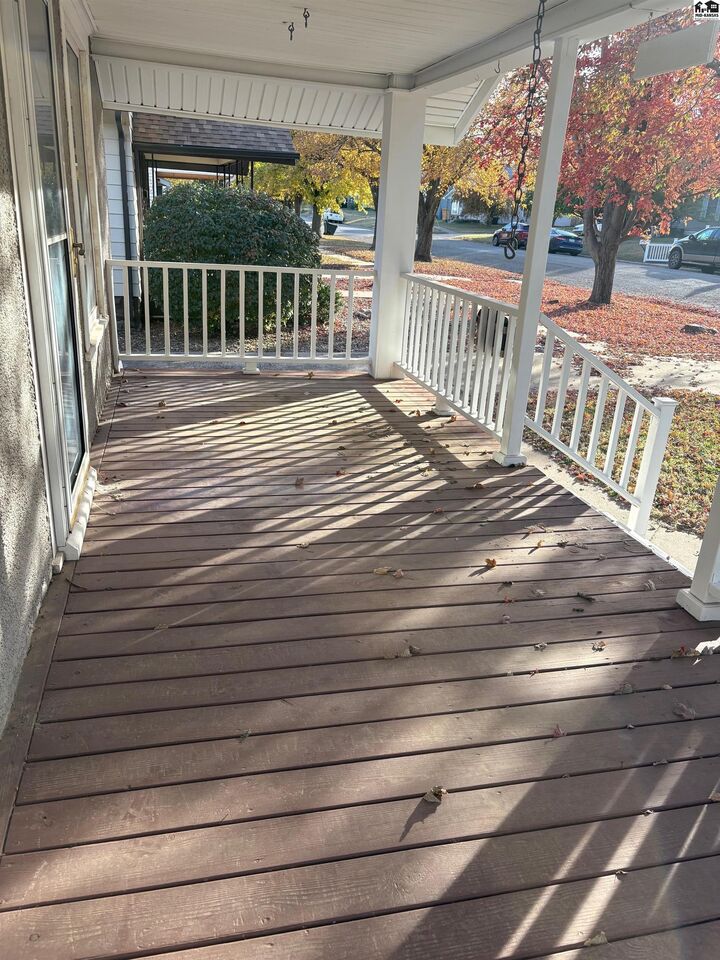 Property Photo: 614 N Pine St KS 67124