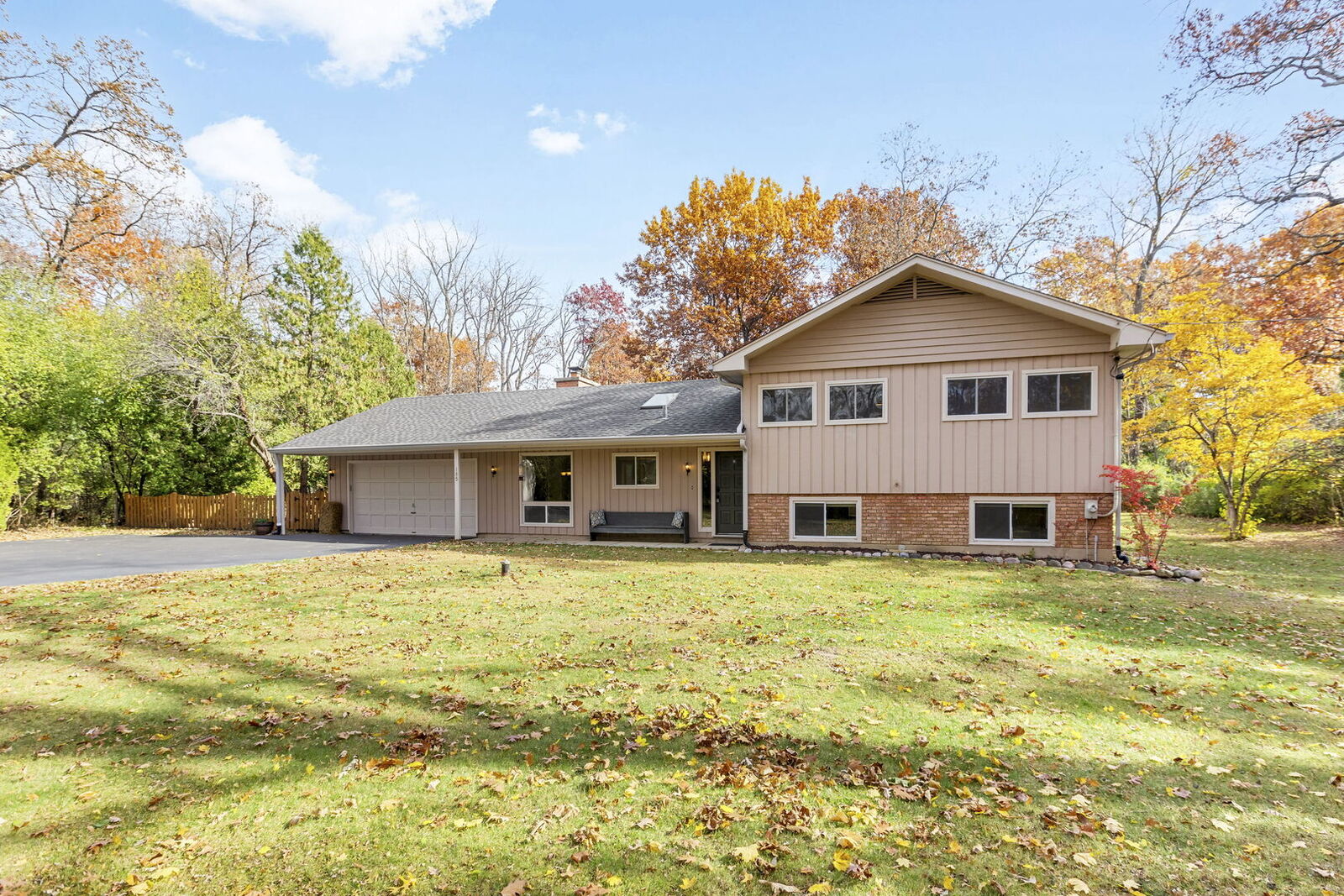 Property Photo:  185 Kimberly Road  IL 60010 
