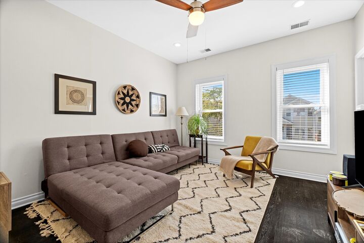 Property Photo: 2338 W 18th Place IL 60608