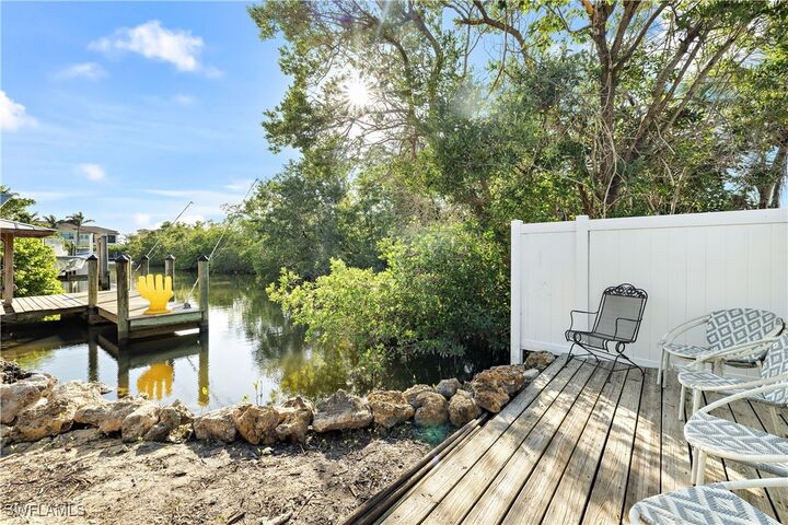 Property Photo:  2918 Poplar Street  FL 34112 