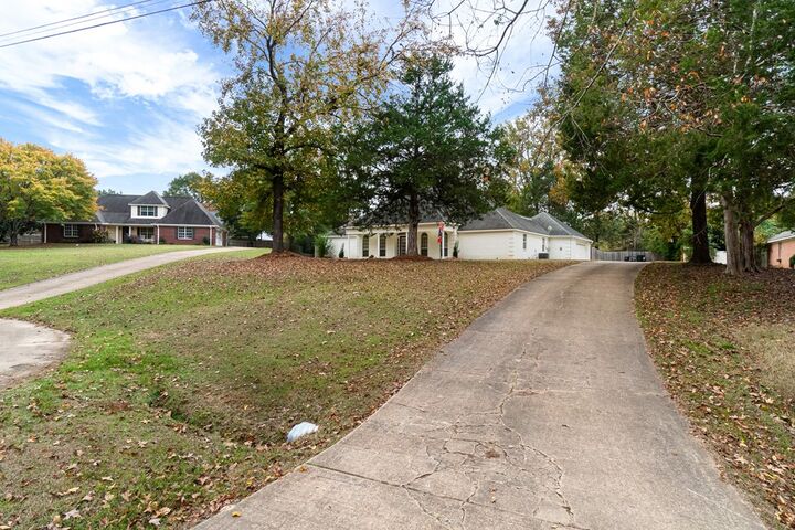 Property Photo:  606 Austin Cove  MS 38655 