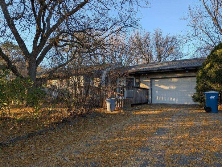 Property Photo:  31 Demont Avenue E  MN 55117 