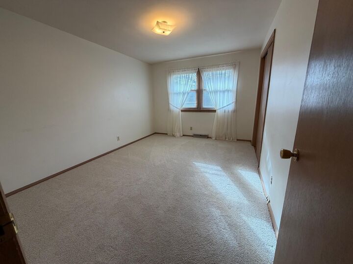 Property Photo: 1507 Plainview Lane MN 56007