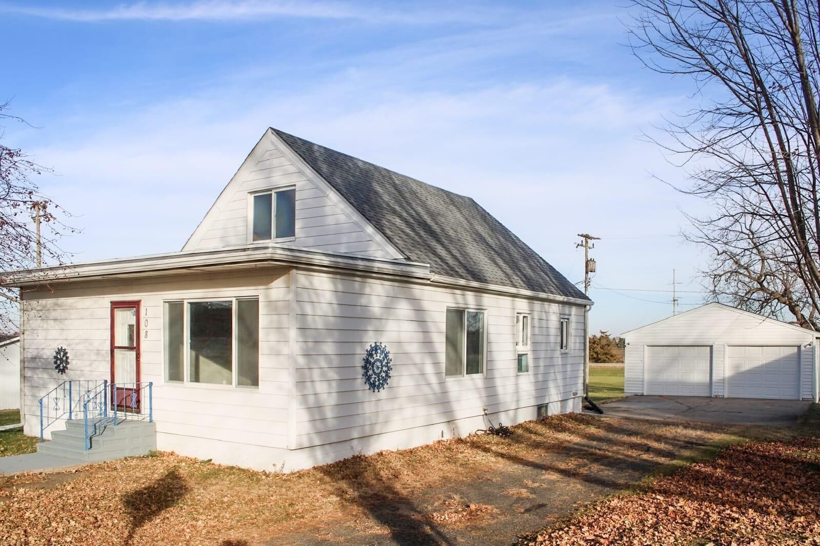 Property Photo: 108 N Secor Street MN 56014