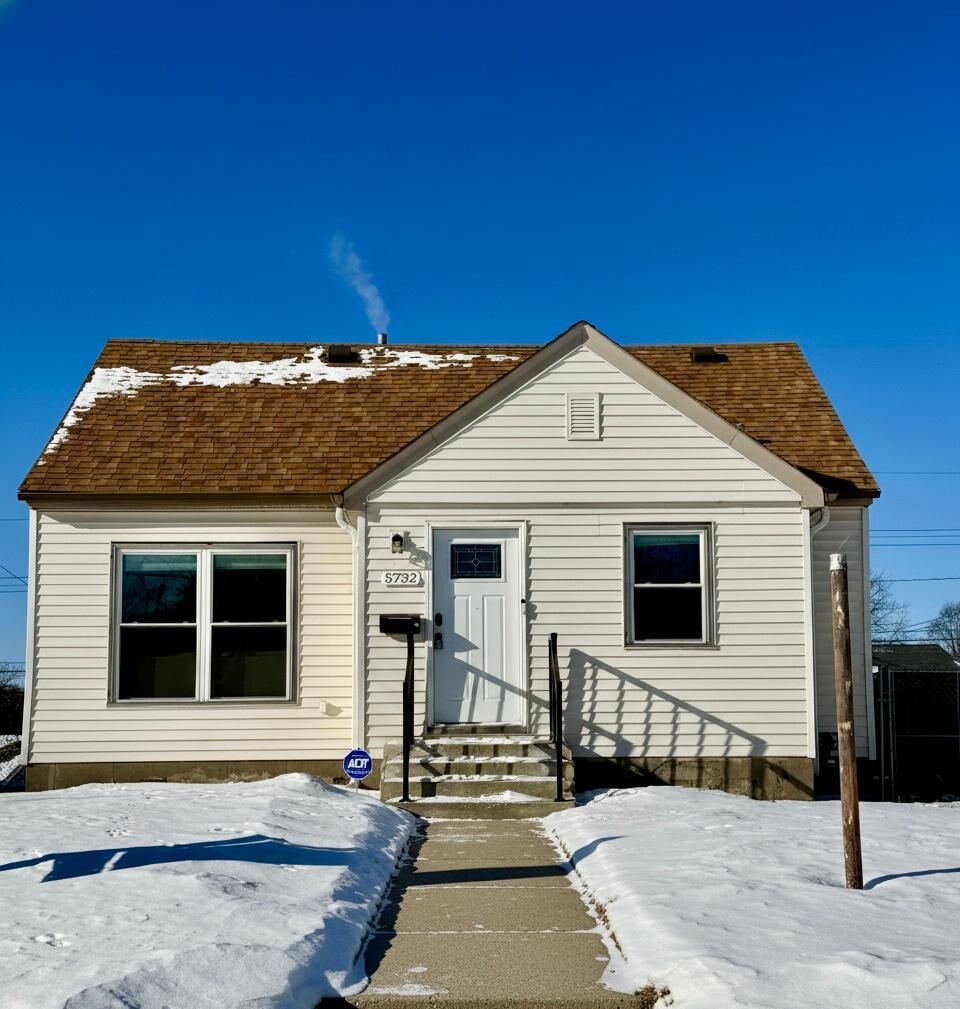 Property Photo: 5732 Longfellow Avenue MN 55417