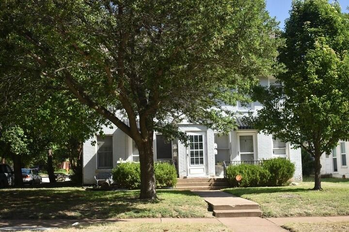 Property Photo: 3830 W 6th Street 1 TX 76107