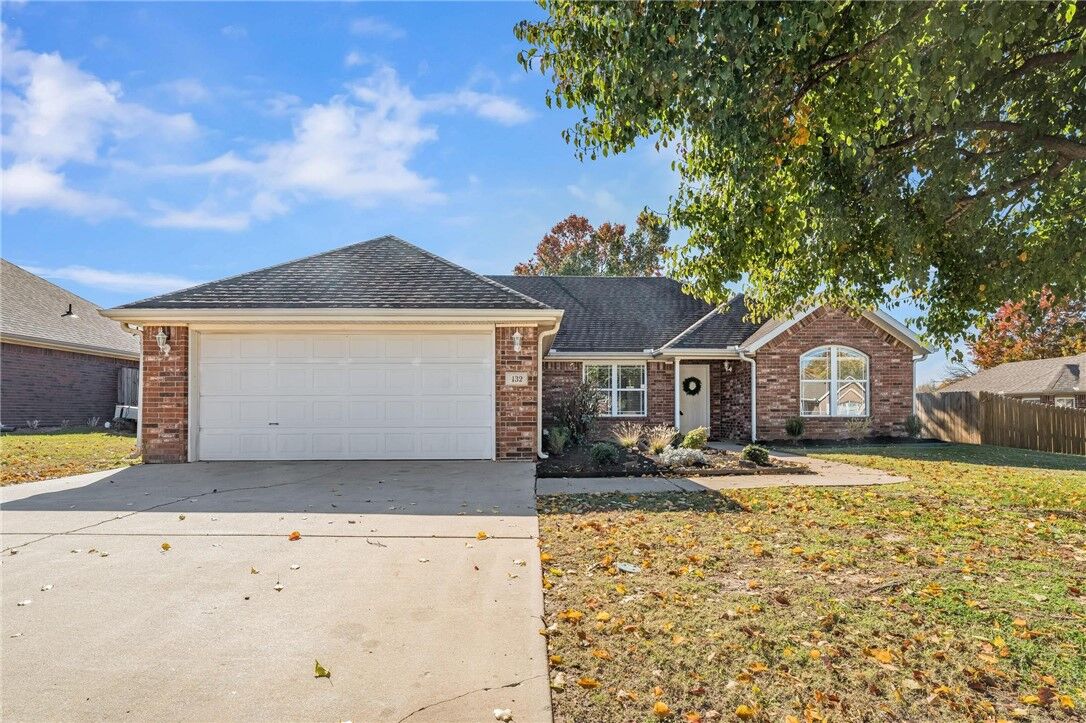 Property Photo:  132 Fox Run Cr  AR 72719 