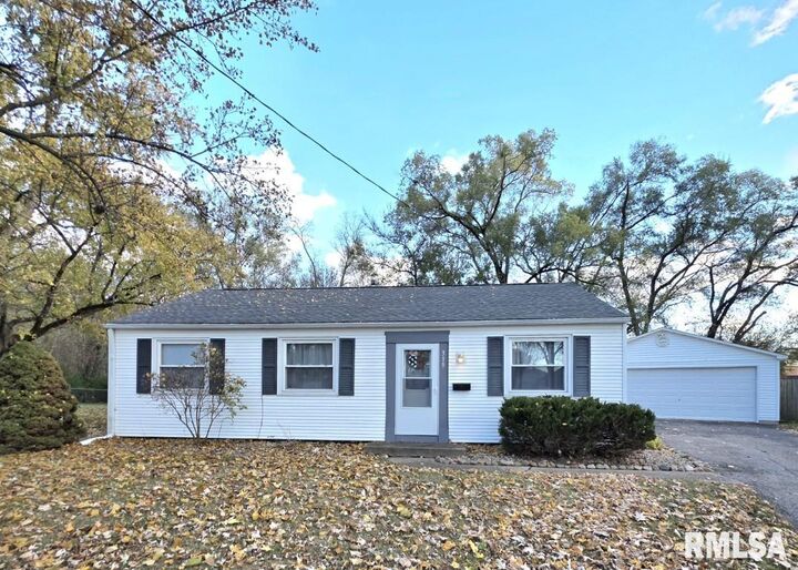 319 Saint Clair Drive  Marquette Heights IL 61554 photo