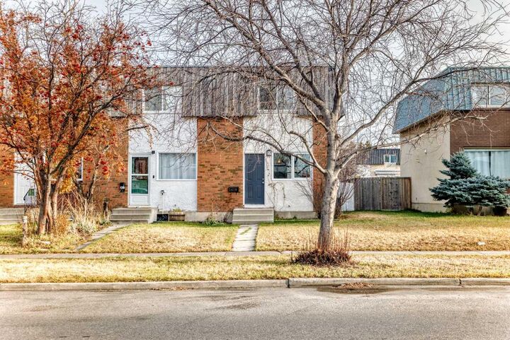 1419 Lakemount Boulevard S  Lethbridge AB T1K 3K3 photo