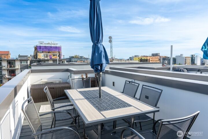 Property Photo:  4409  44th Avenue SW C  WA 98116 