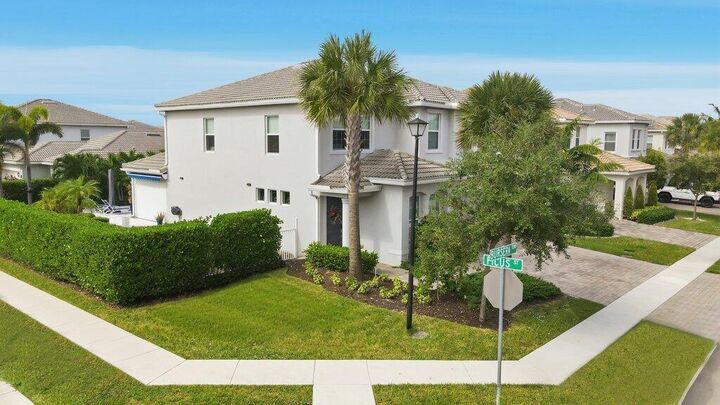 Property Photo: 1592 Bursera Terrace FL 33021