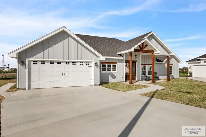 Property Photo: 1401 Crystal Cir TX 78552