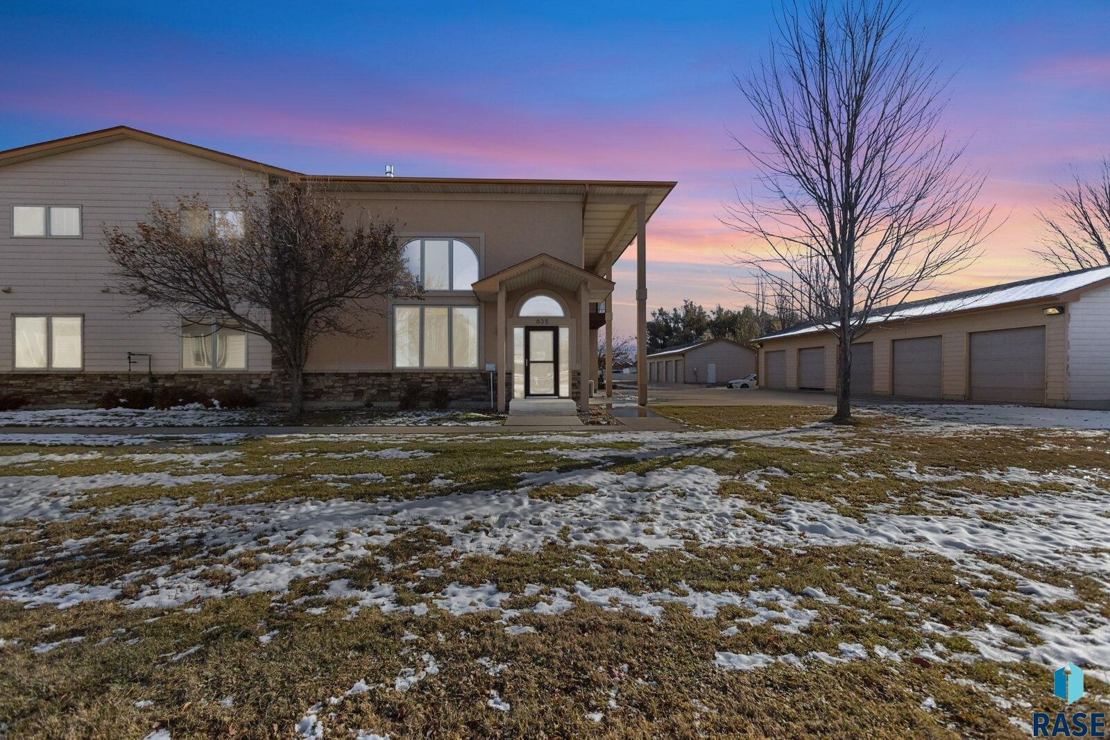 Property Photo:  635 E Brian St  SD 57064 