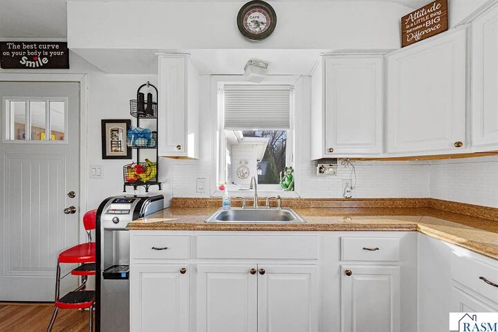 Property Photo: 709 N Main Street MN 56048