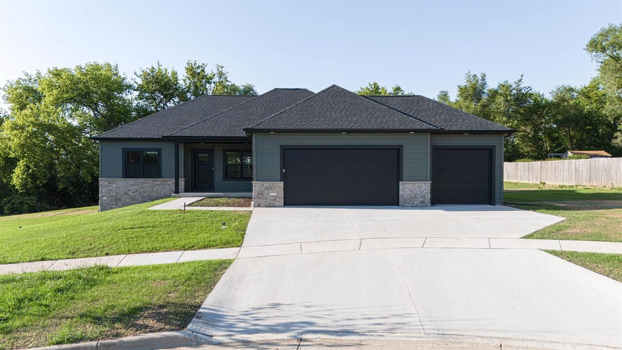 Property Photo:  2855 Deer Path Court  WI 53511 