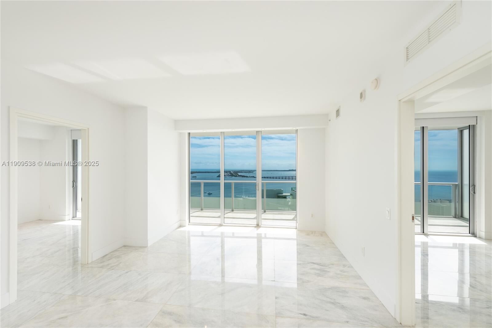 Property Photo:  1300 Brickell Bay Dr 3203  FL 33131 