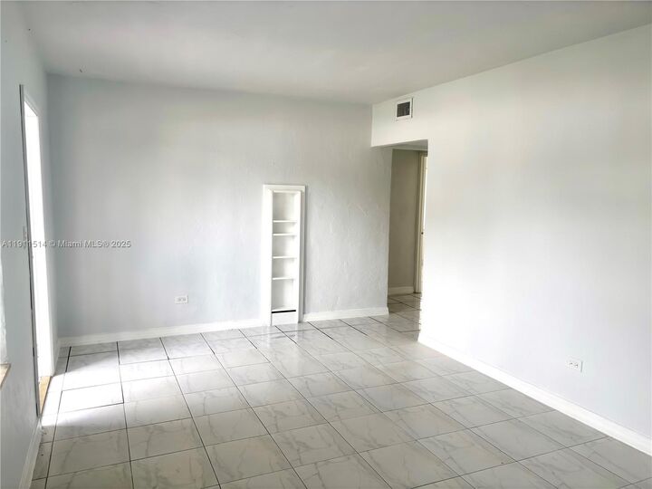 Property Photo: 15324 Lincoln Dr - FL 33033