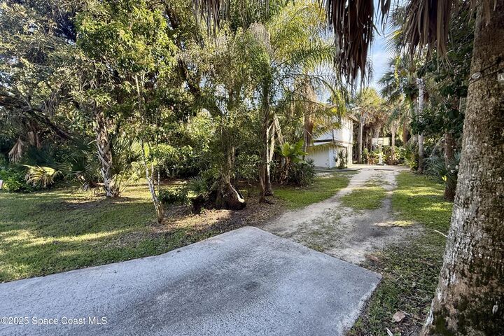Property Photo:  111 Seagrape Road  FL 32951 