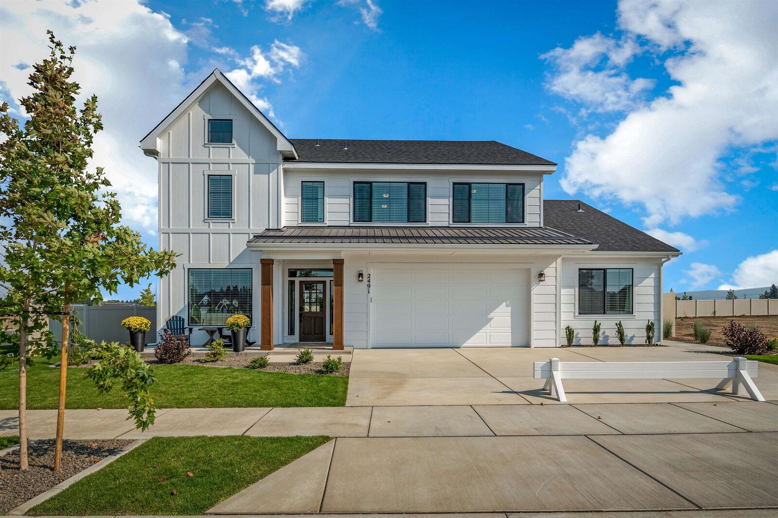 Property Photo:  12213 N Valencia Ave  WA 99218 