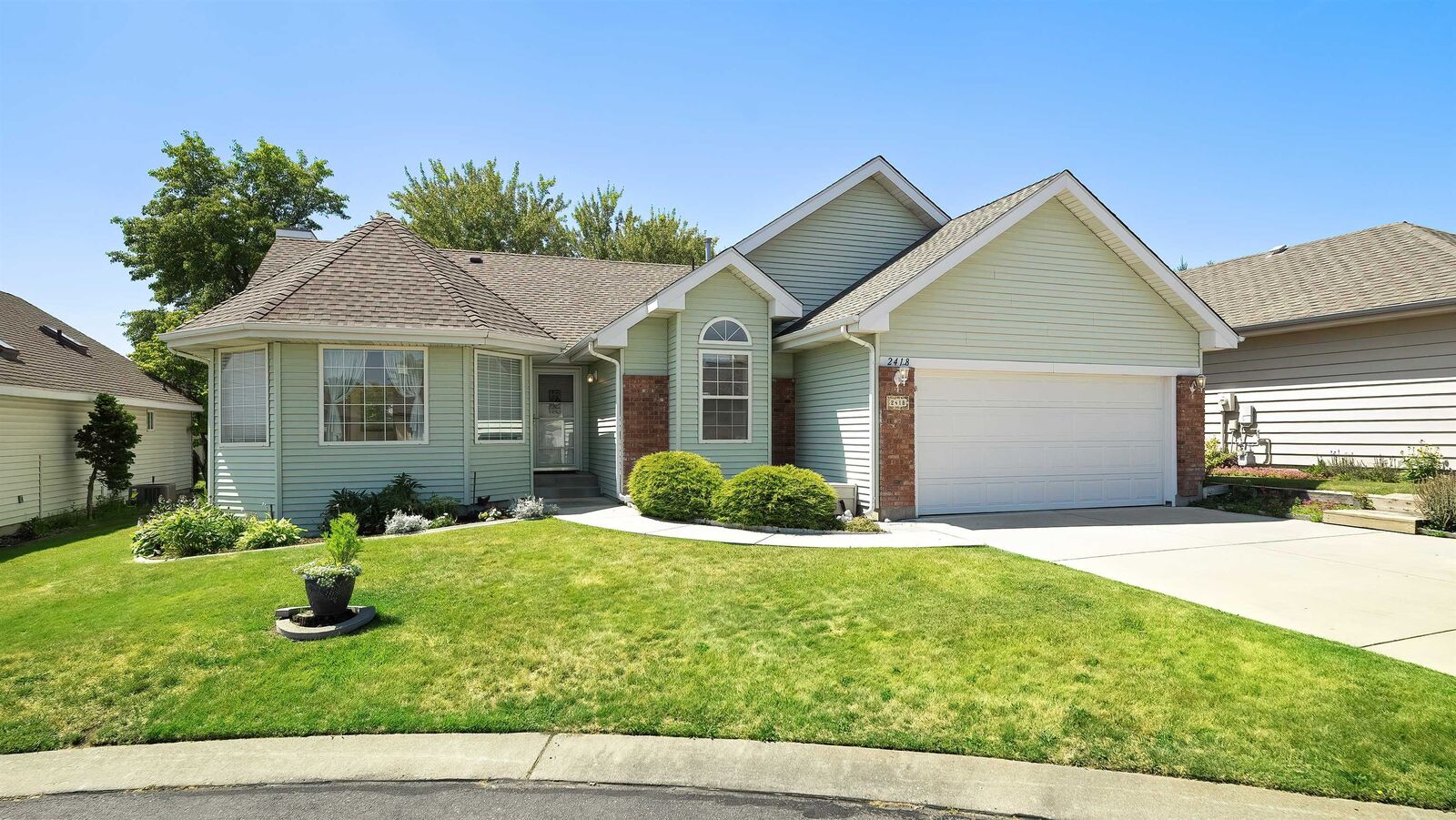 Property Photo: 2418 S Early Dawn Ln WA 99037