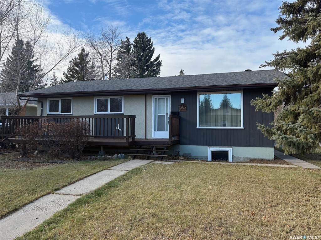 Property Photo:  1202 East Centre  SK S7J 3A7 