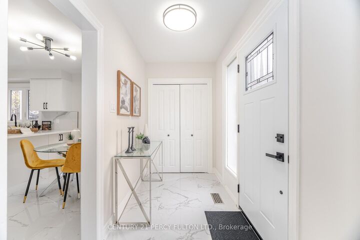 Photo de la propriété: 35 Lynnbrook Drive ON M1H 2M1