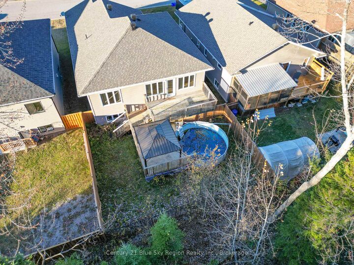 Property Photo:  211 Thelma Avenue  ON P1A 4M9 